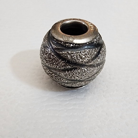 Persona Textured Silver Bead Charm Criss Cross - Picture 5 of 6